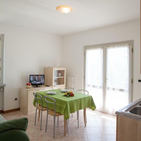 Residence Villa Aranci リモーネ・スル・ガルダ エクステリア 写真