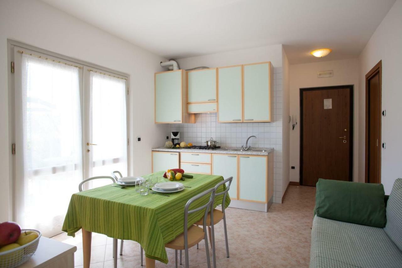 Residence Villa Aranci リモーネ・スル・ガルダ エクステリア 写真